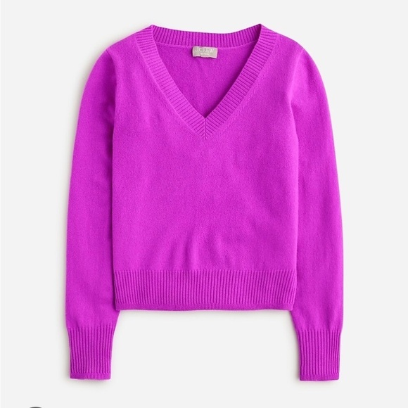 J Crew Cashmere shrunken V-neck sweater BM640